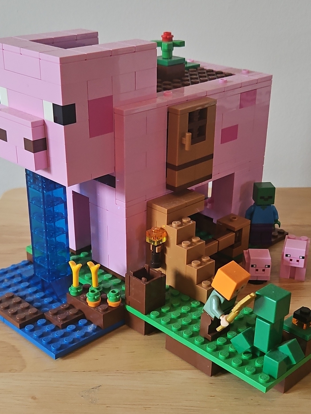 LEGO Minecraft 21170 The Pig House Retired Set